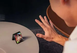 Read more about the article The Razr+ (2024) becomes a true foldable gem after receiving a hefty $300 discount on Amazon