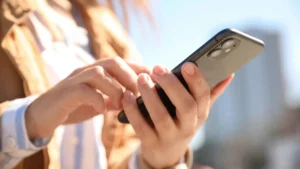Read more about the article How to Record Calls on iPhone: The Best Methods Explained